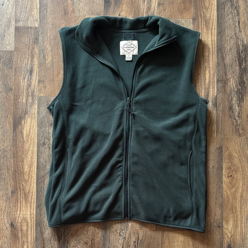 St. John’s Bay Men’s Dark Green Fleece Zip Up Vest